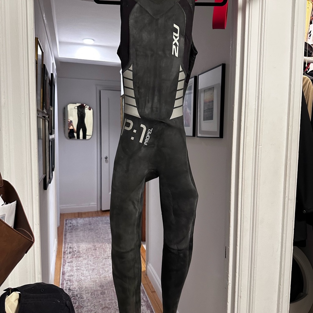 2XU Black and Gray Performance Wetsuit